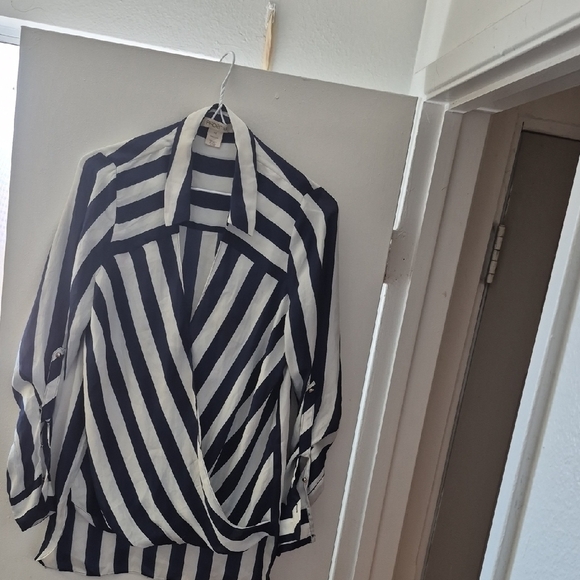 Chic Navy & White Striped Wrap Blouse – XS, Flowy Long Sleeve Top for Work or Ca - Picture 3 of 3